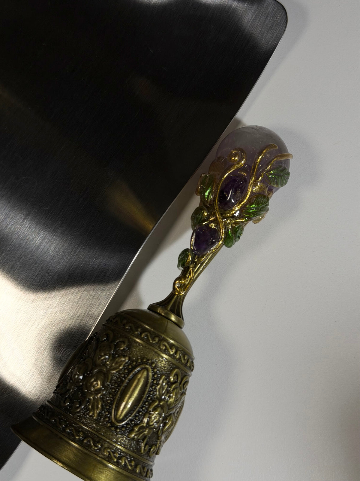 MYSTIC CRYSTAL BELL — AMETHYST(ball)