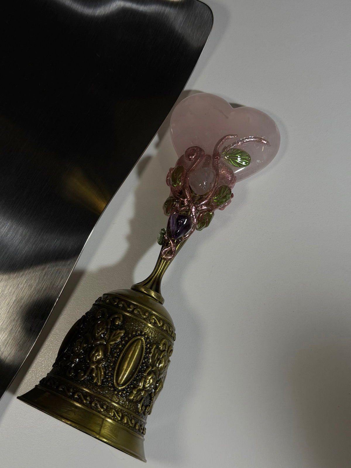 MYSTIC CRYSTAL BELL — ROSE QUARTZ (heart)