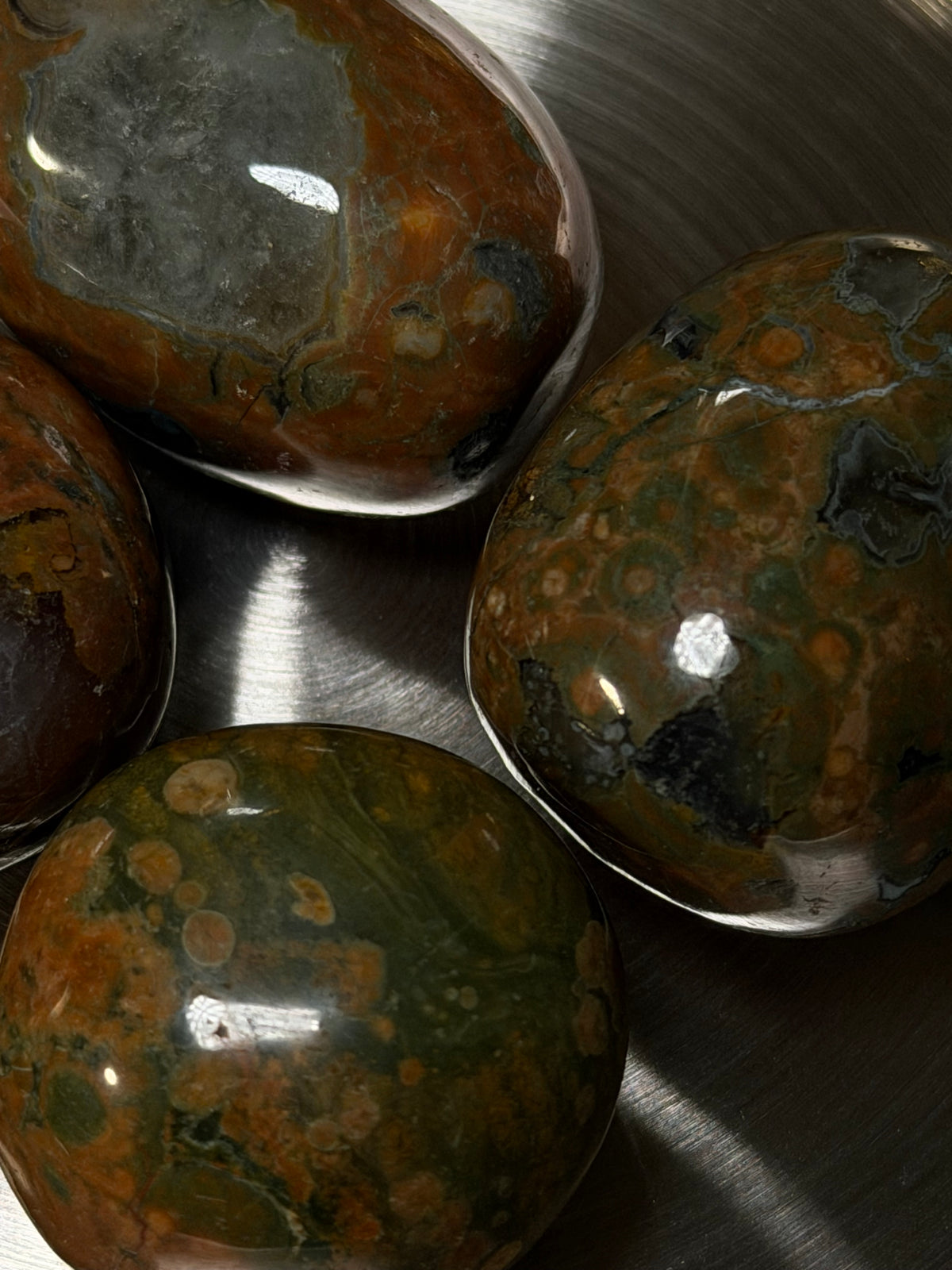 RAINFOREST JASPER — หินแห่งการเติบโตและความสมดุล