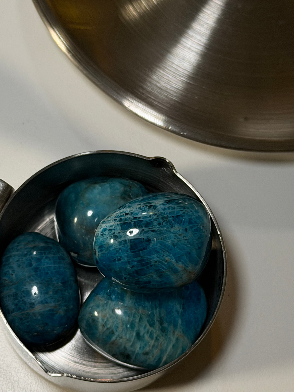 BLUE APATITE — หินแห่งแรงบันดาลใจและการเติบโต