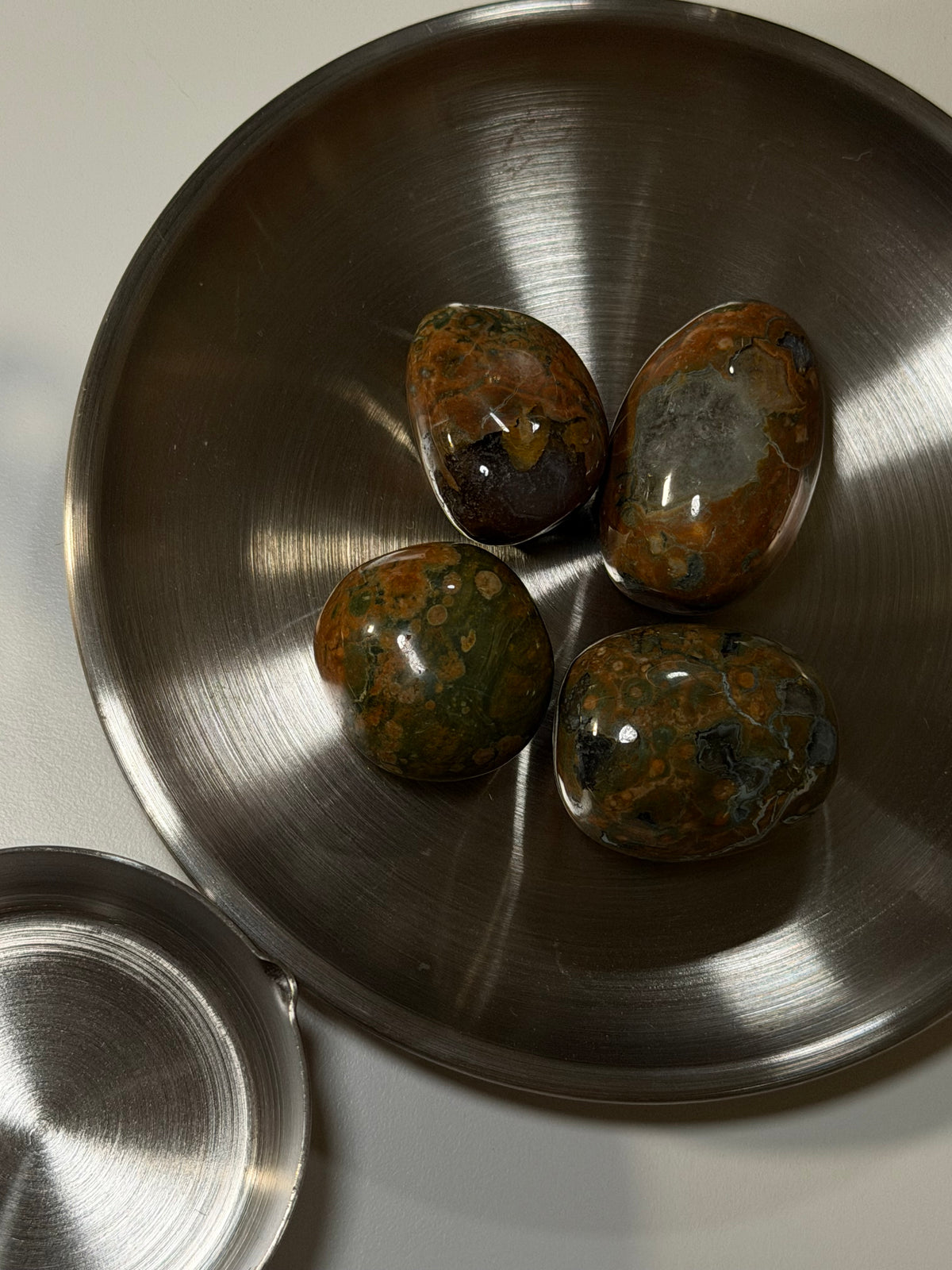 RAINFOREST JASPER — หินแห่งการเติบโตและความสมดุล