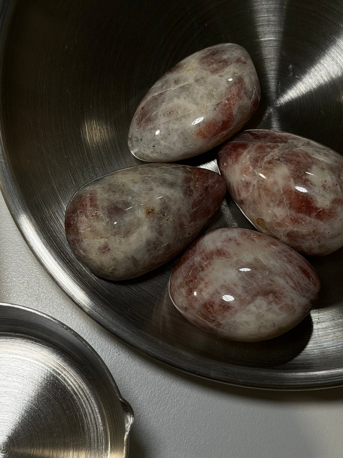 SUNSTONE — หินแห่งพลังบวกและความมั่นใจ